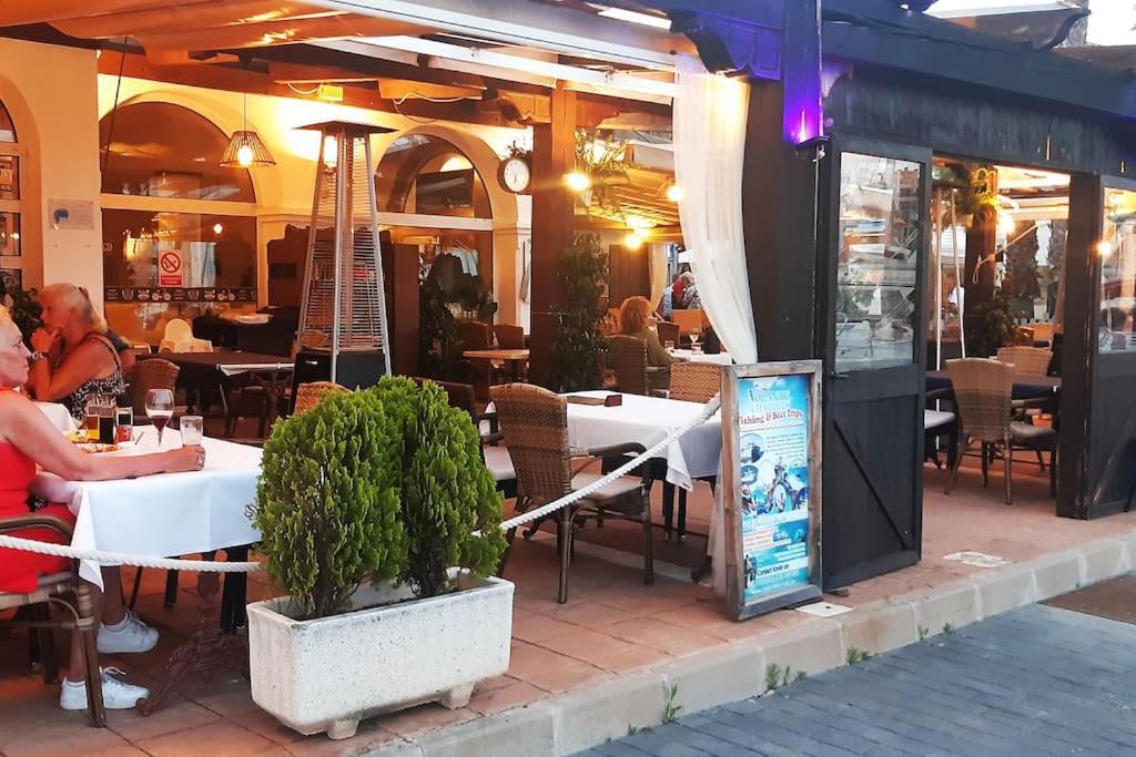 Adventure Harbour Appartement Torrevieja Buitenkant foto