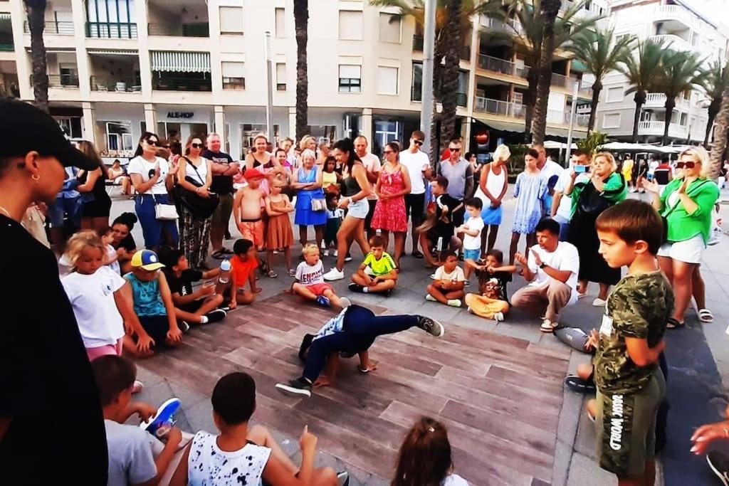 Adventure Harbour Appartement Torrevieja Buitenkant foto