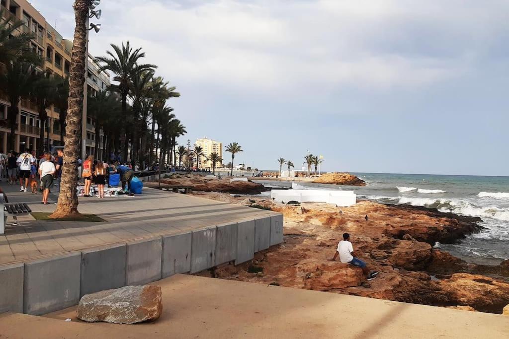 Adventure Harbour Appartement Torrevieja Buitenkant foto